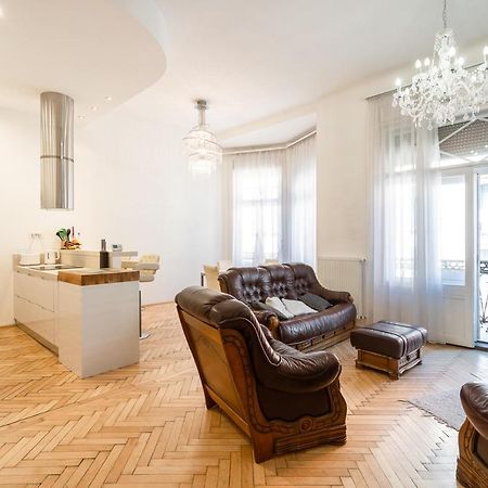 Garys Bright And Spacious Two Bedroom Flat Near Danube Budapest Exterior foto