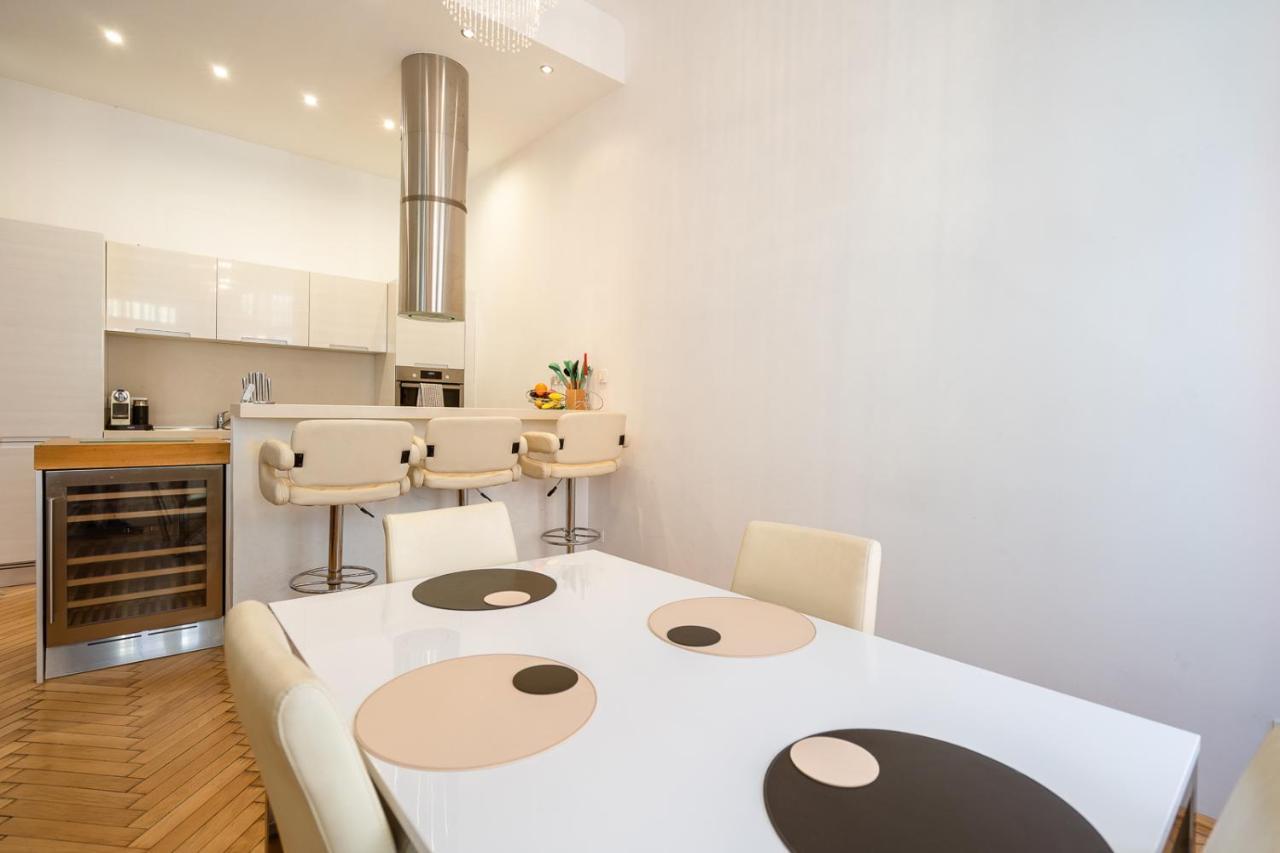 Garys Bright And Spacious Two Bedroom Flat Near Danube Budapest Exterior foto