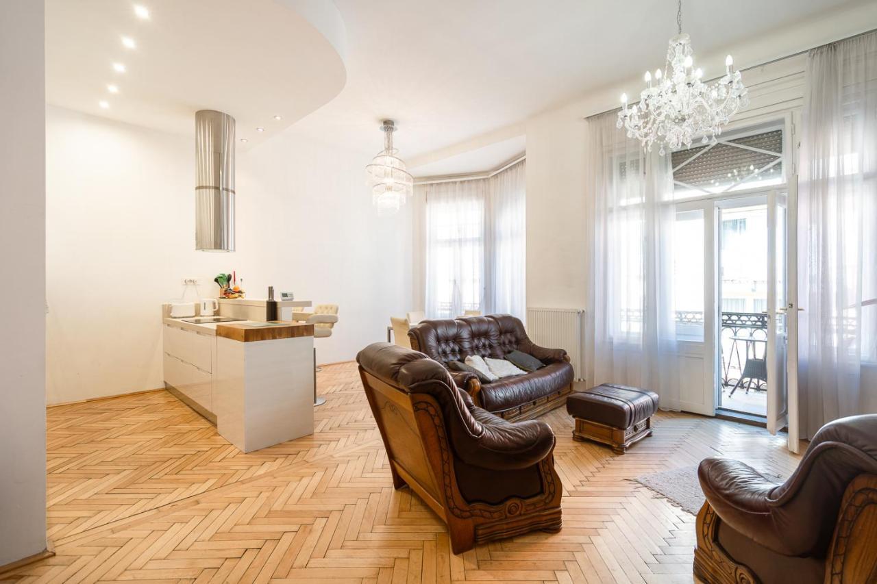 Garys Bright And Spacious Two Bedroom Flat Near Danube Budapest Exterior foto