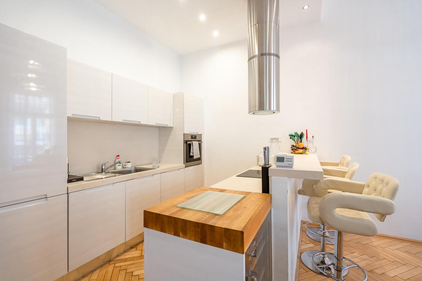 Garys Bright And Spacious Two Bedroom Flat Near Danube Budapest Exterior foto